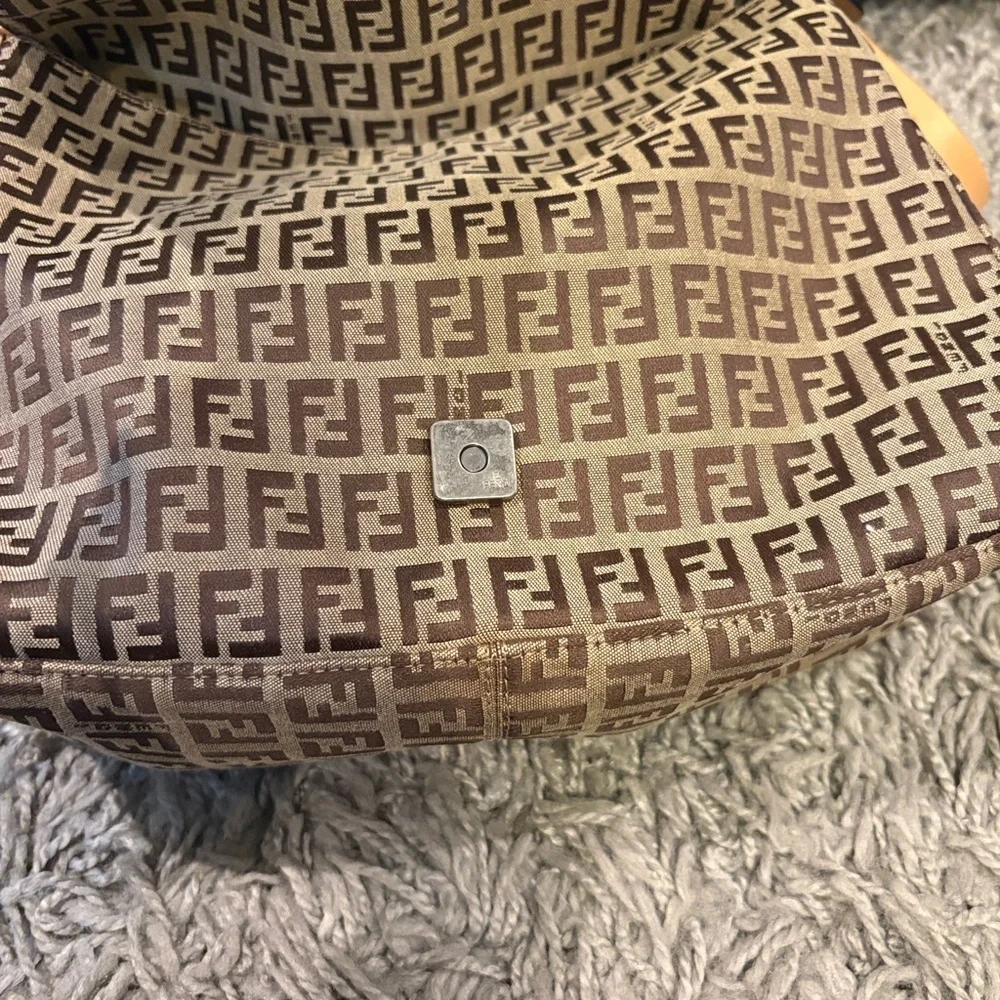 FENDI Zucca Mama Baguette Beige and tan - Picture 4 of 16